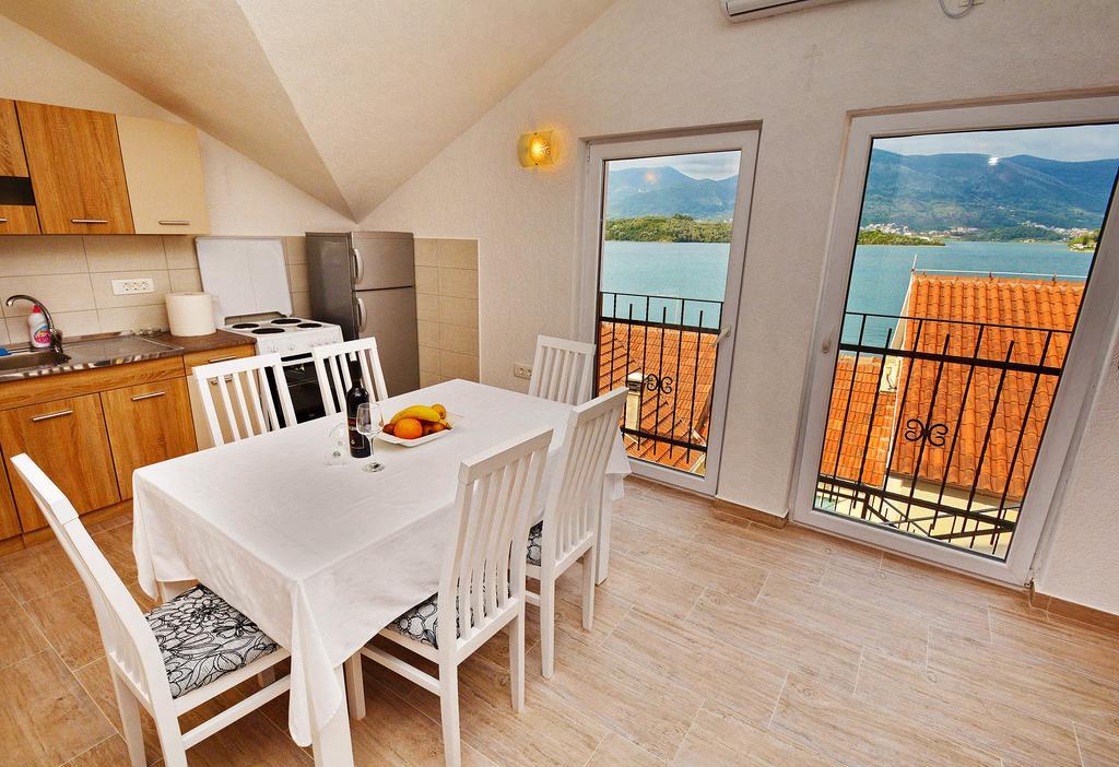 Apartments Bella di Boka Tivat Bagian luar foto