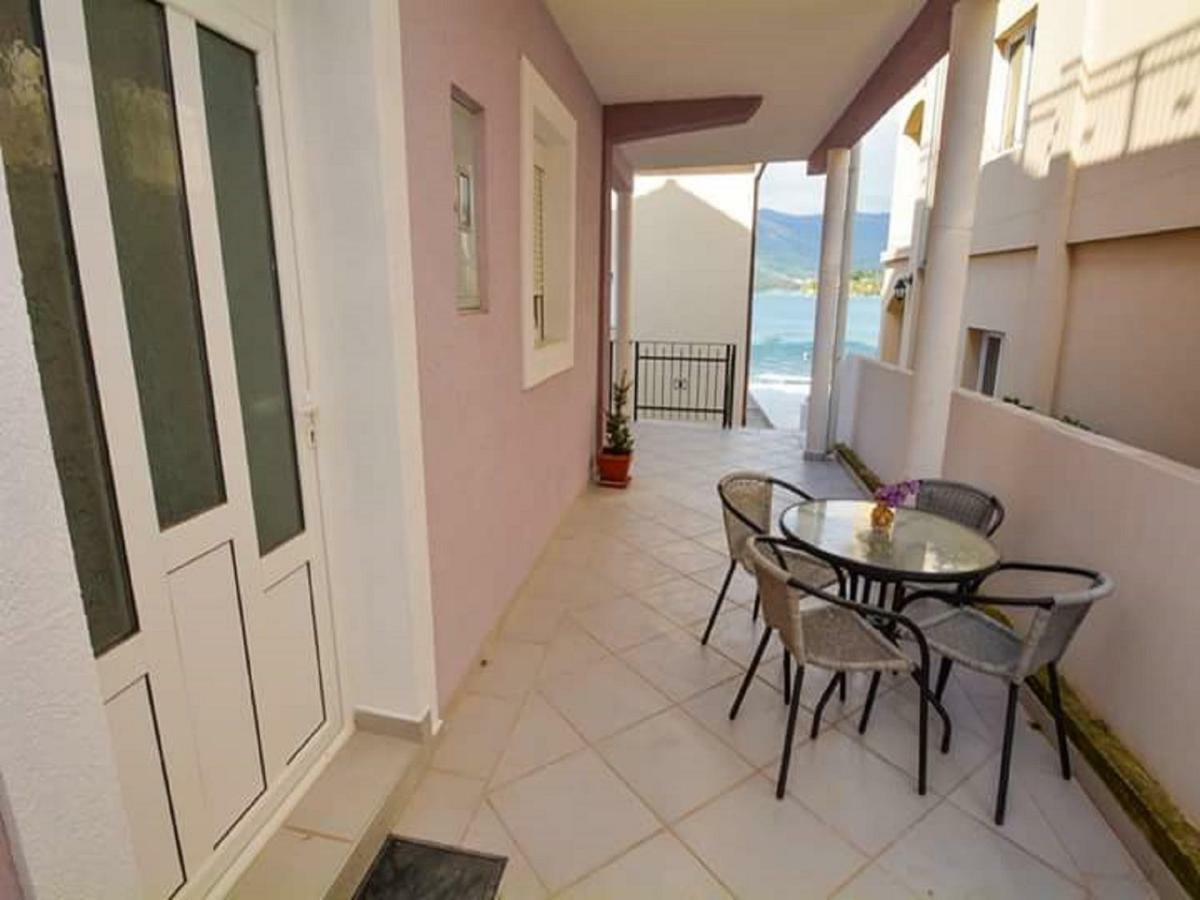 Apartments Bella di Boka Tivat Bagian luar foto